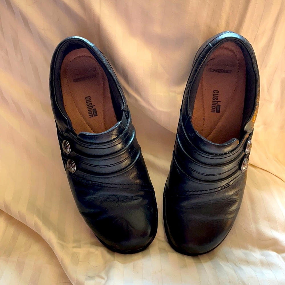 Clarks women’s casual black loafers, sz 6.5